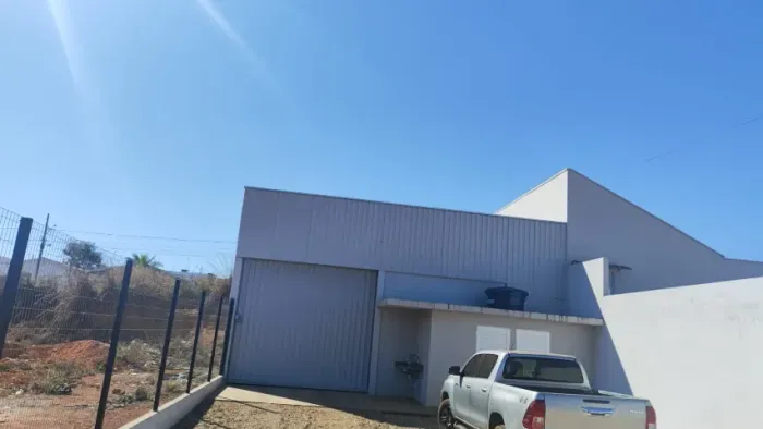 Galpao amplo e casa residencial em uma localizacao estrategica boa p montar seu negocio