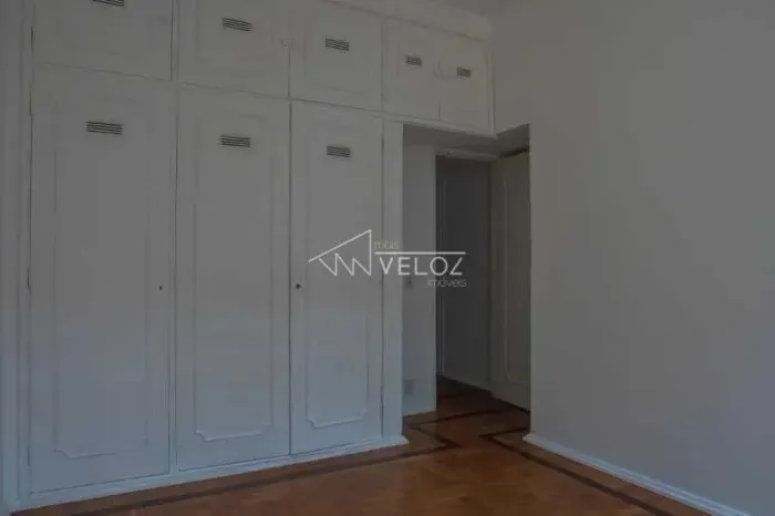 Apartamento : / Residencial / Laranjeiras