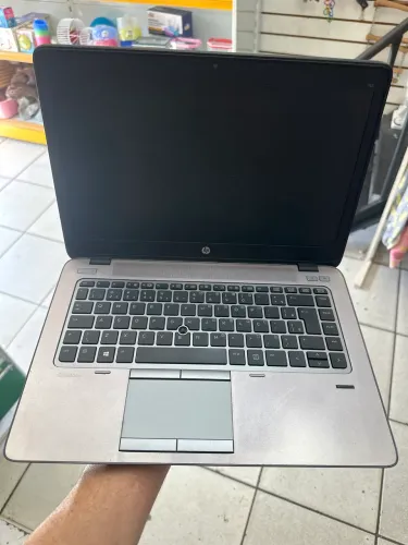 Notebook hp EliteBook para conserto ele liga e desliga sem memoria e sem hd