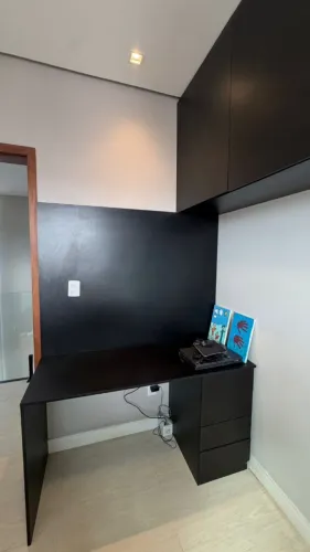 Escritório completo com cadeira inclusa