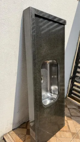 Bancada de granito São Gabriel com Cuba de inox Tramontina 