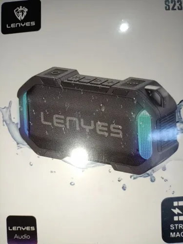 Caixa de Som LENYES RGB compacta com base maguinetica para fixar rápida em localnde metal 