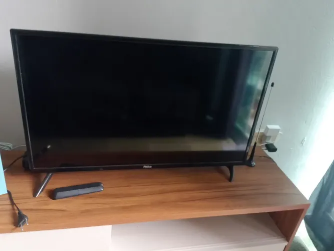 Vendo televisão Philco 32 polegadas nova 