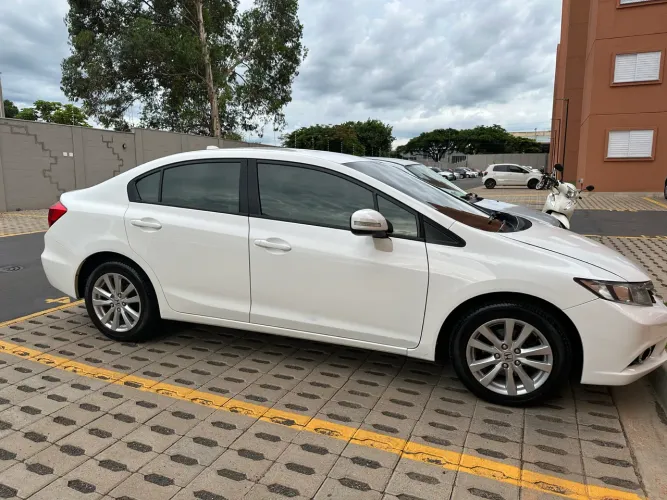 Honda Civic Sedan LXR 2.0 Flexone 16V Aut. 4P 2014