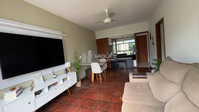 Alugo apartamento no Grajaú! Possui 2 quartos, sendo 1 suíte, playground e 1 vaga na garag