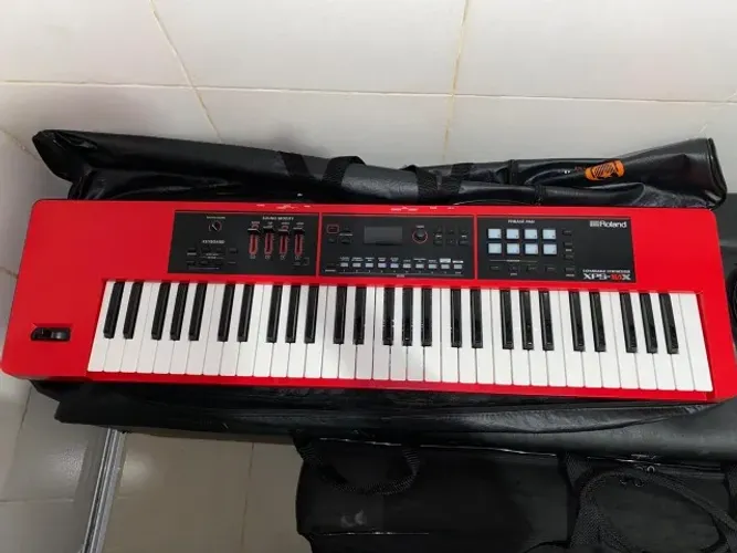 TECLADO XPS10 X RED SUPER CONSERVADO NA GARANTIA ATÉ OUTUBRO