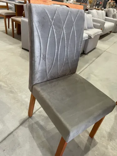 Cadeira estofada 
