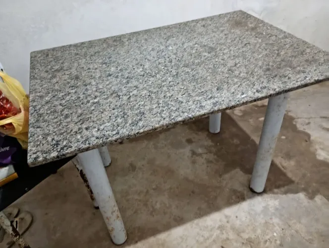 Mesa pedra de granito