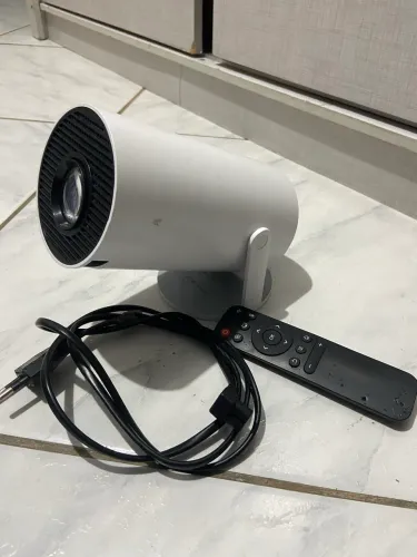 Projetor HY300