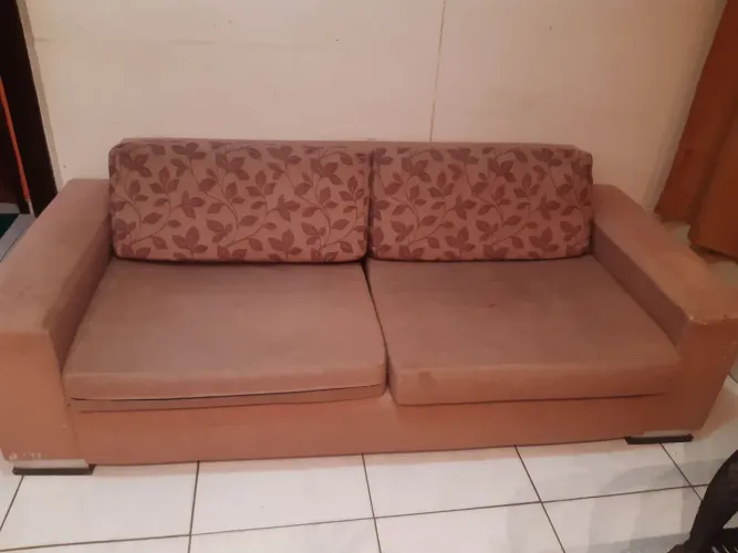 Sofá 3 lugares 100 reais 