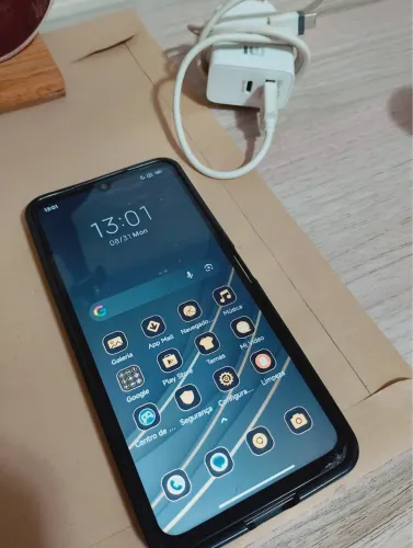 Smartphone Redmi 13C excelente estado