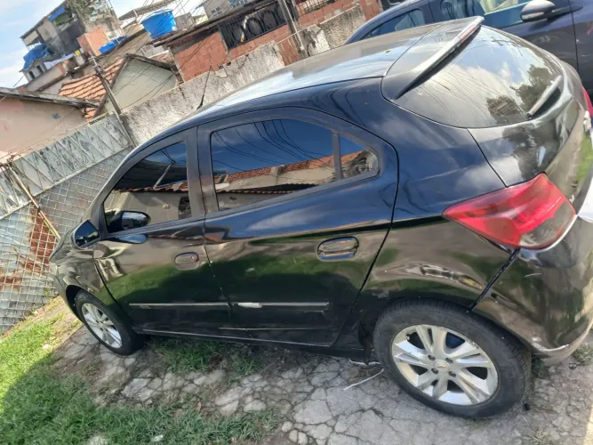 Chevrolet Onix Hatch LT 1.4 8V Flex Power Mec. 4P 2013