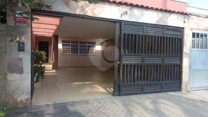 Sobrado à venda com 4 quartos, sendo 1 suíte, em Interlagos, São Paulo - SP