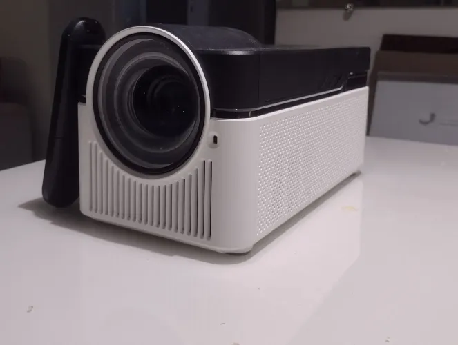 Vendo excelente projetor magcubic. Hy450 na caixa.