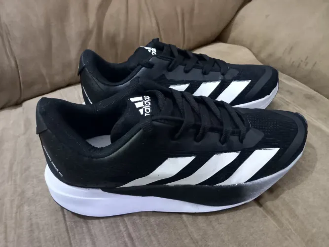 Tenis Adidas tamanho 40