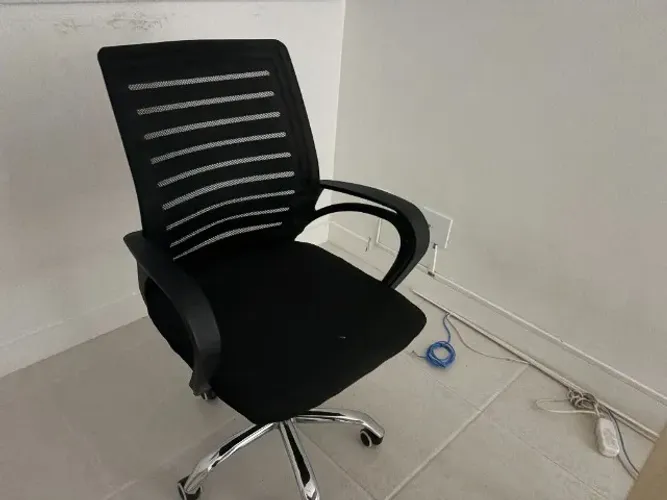 Cadeira Ergonômica Home Office e Escritório com Encosto Listrado Mesh Respirável