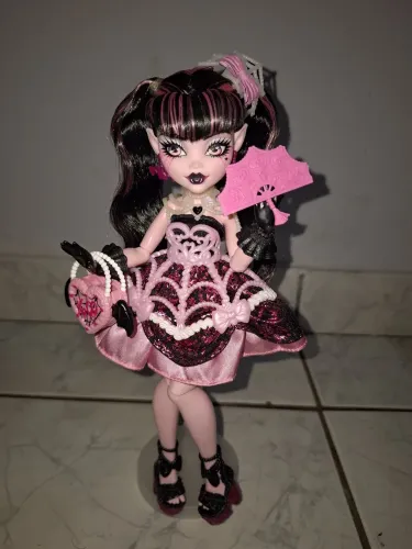 Minster High Draculaura Scary Sweet Birthday