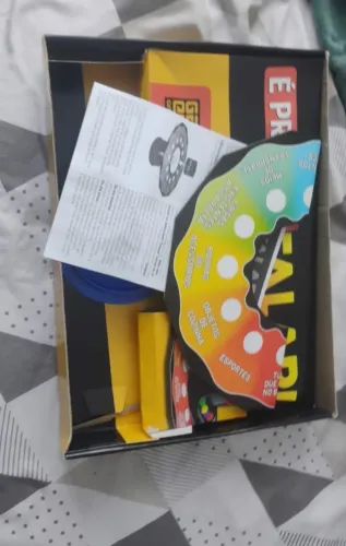 Jogo de tabuleiro , proibido falar .