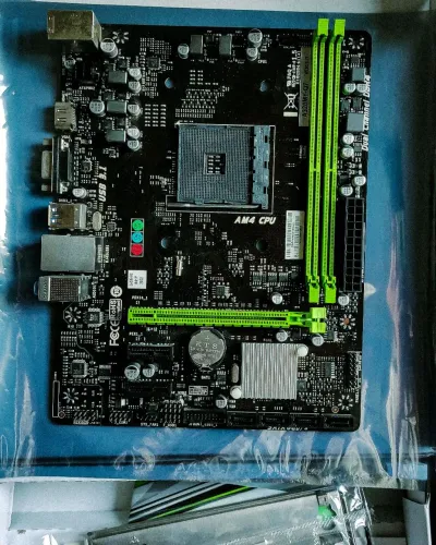Placa Mãe Biostar A320MY-Q7 (AM4 - DDR4 2667) - Chipset AMD A320 - USB 3.1 - Micro ATX