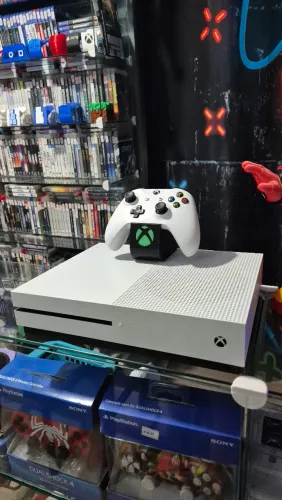 Xbox One S, 1tb, Garantia, Aceito usado de entrada, Aceitamos Cartão ate 18x