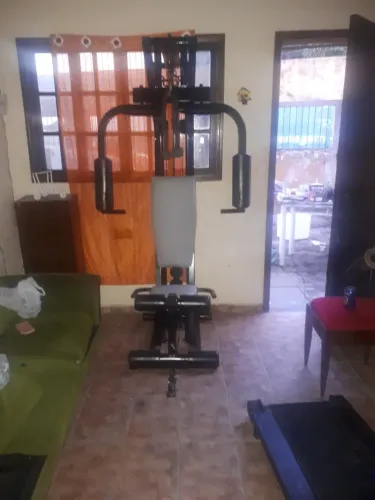 Vendo esse aparelho de estação de exercícios físicos por 1100 reais 