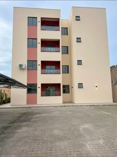 Apto com 2 quartos, sendo 1 suíte, direto com o proprietário