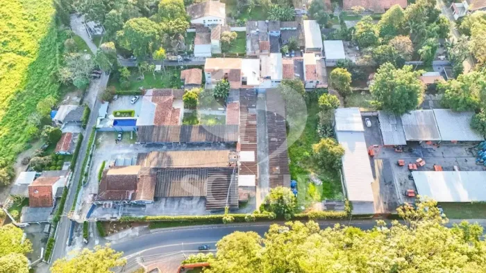 Area para venda de 3.600 m² e com 1.900 m² de area construida