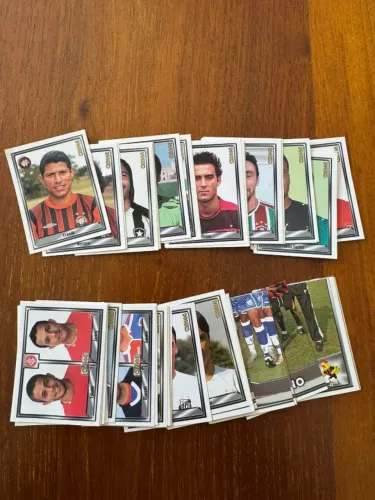 Lote 70 Figurinhas Campeonato Brasileiro 2006 - Originais - Coleção Antiga