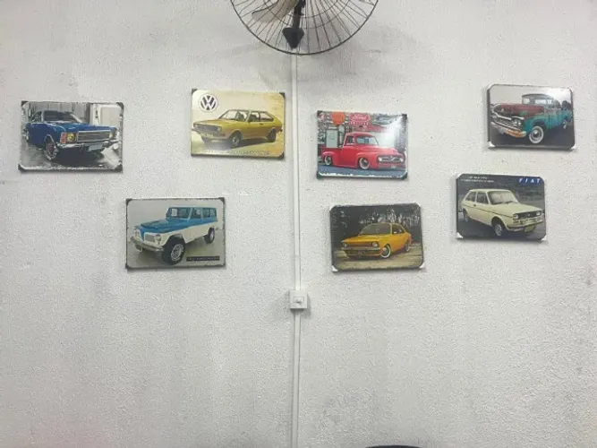 7 QUADROS DE CARROS DECORATIVOS - METAL