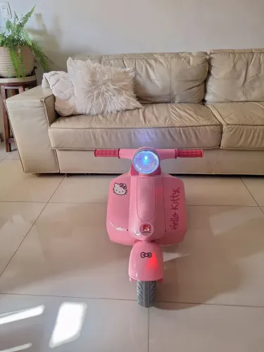 Lambreta Elétrica Hello Kitty Bandeirante