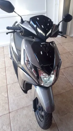 HONDA ELITE 125 2025/2026 - AUTOMÁTICA - 11KM - PRATA METÁLICO
