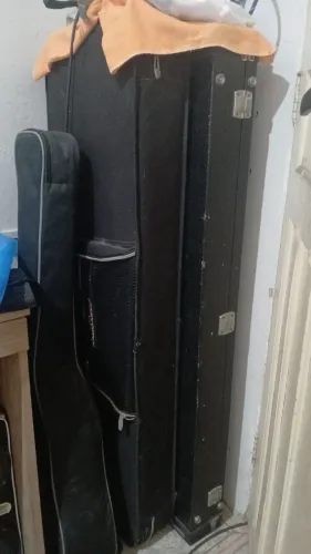 Case de contra baixo e violão
