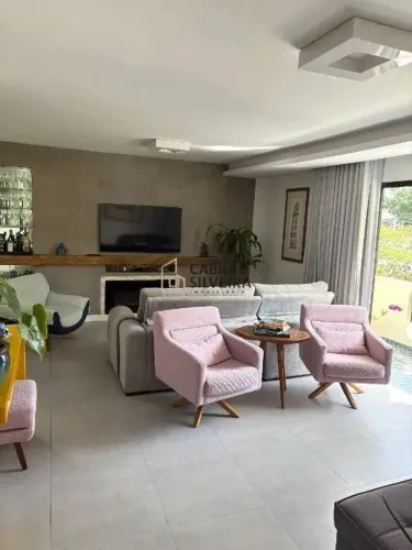 Apartamento com 3 Suítes e 3 Vagas em Moema Nobre