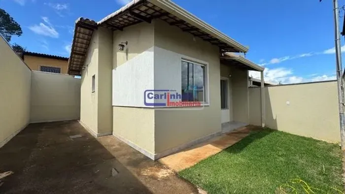 Casa com 2 Quarto(s) e 1 banheiro(s) para Alugar, 48 m² por R$ 1650 / Mês