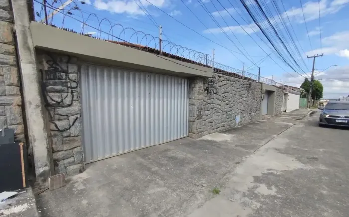 Casa a venda na parte alta de Maceió (oportunidade de parcelamento)