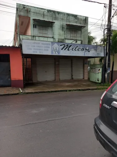 Bairro Lago Azul - Prédio com ponto coml com 2 aptos de 2 quartos