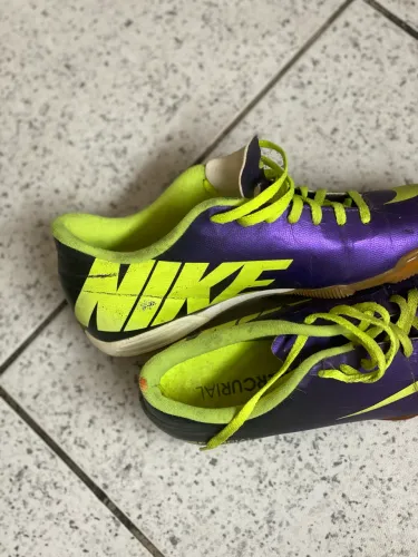 Chuteira nike em ótimo estado, original.