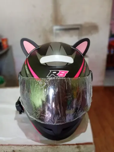 Capacete com Bluetooth e Orelhas de Gatinho - Novo