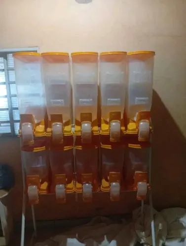 Vendo Repositor de rações para cachorros porte grande e pequeno