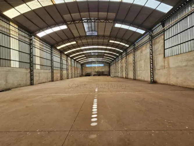 Galpão comercial para locação e venda no bairro Distrito Industrial, em Jardinopolis/SP.