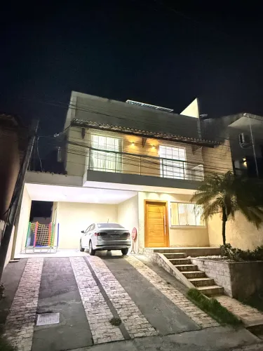 Excelente casa triplex, em condominio fechado - Arsenal/SG