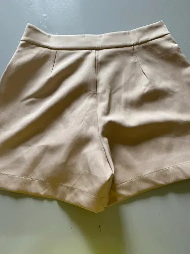 Vendo essas duas peças de roupas.
