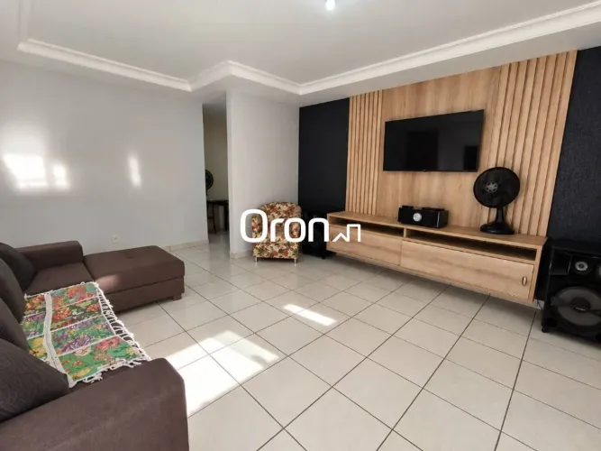 Casa com 3 dormitórios à venda, 160 m² por R$ 699.500,00 - Jardim Mariliza - Goiânia/GO