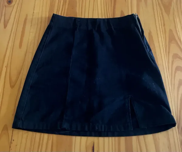 Saia jeans preta clássica C&A