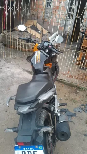 Vendo essa linda cb Twister zerada 250f muito boa