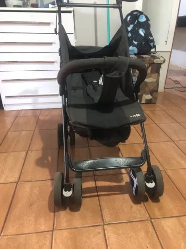 Vendo carrinho de passeio marca multimídia