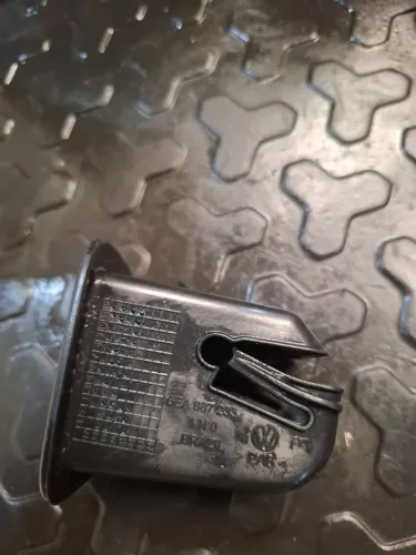 Acabamento Isofix Volkswagen Polo 2018-2024 Original