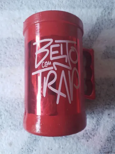 Caneca Hungria Hip-hop em boas condições