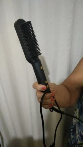 Prancha/Escova Alisadora de Cabelo Elétrica Pente Cerâmica Cor Preta<br><br>Anápolis - Goiás