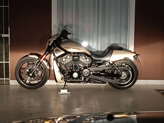 Impecável ! Harley V. Night Rod 1250cc